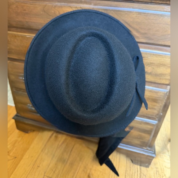 Betmar Black Wool Cloche Hat w/ Scarf Tie Vintage Derby Style S/M EUC main image 11